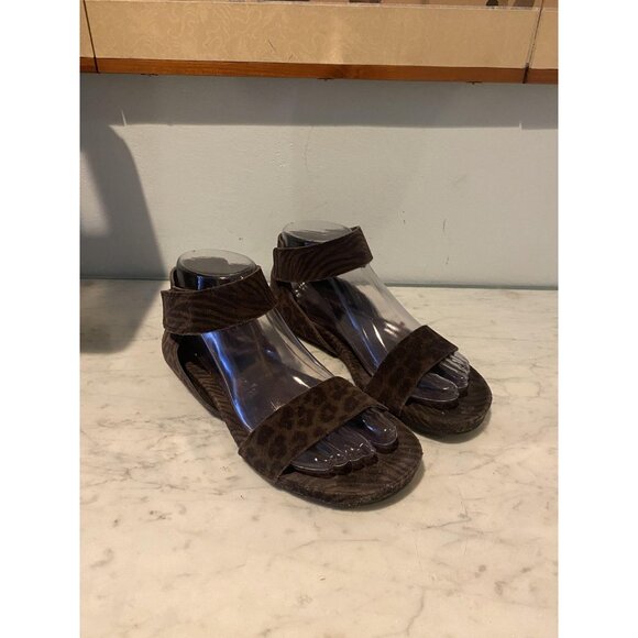 Pedro Garcia Sandals Womens Size 6.5 Brown Leopard Print Suede Ankle Strap - Picture 2 of 6